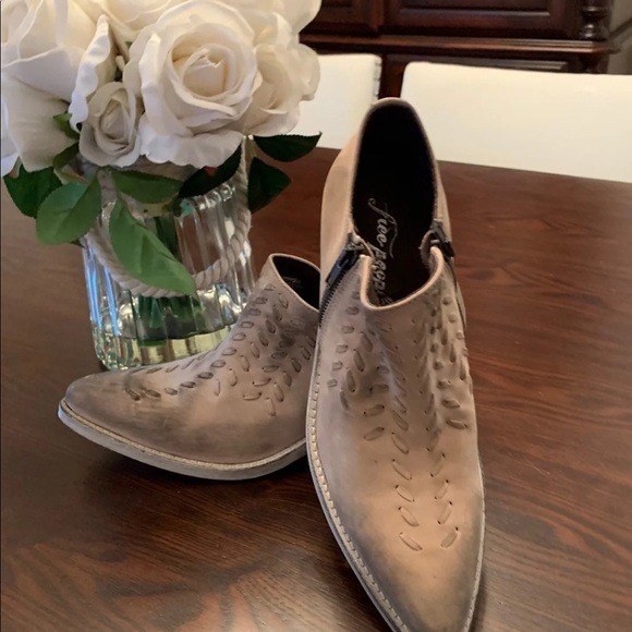 Free People Booties Size 7 New - Picture 3 of 7